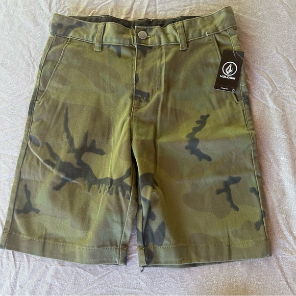 Volcom Boys Camo Shorts Size‎ 14 - Picture 1 of 11